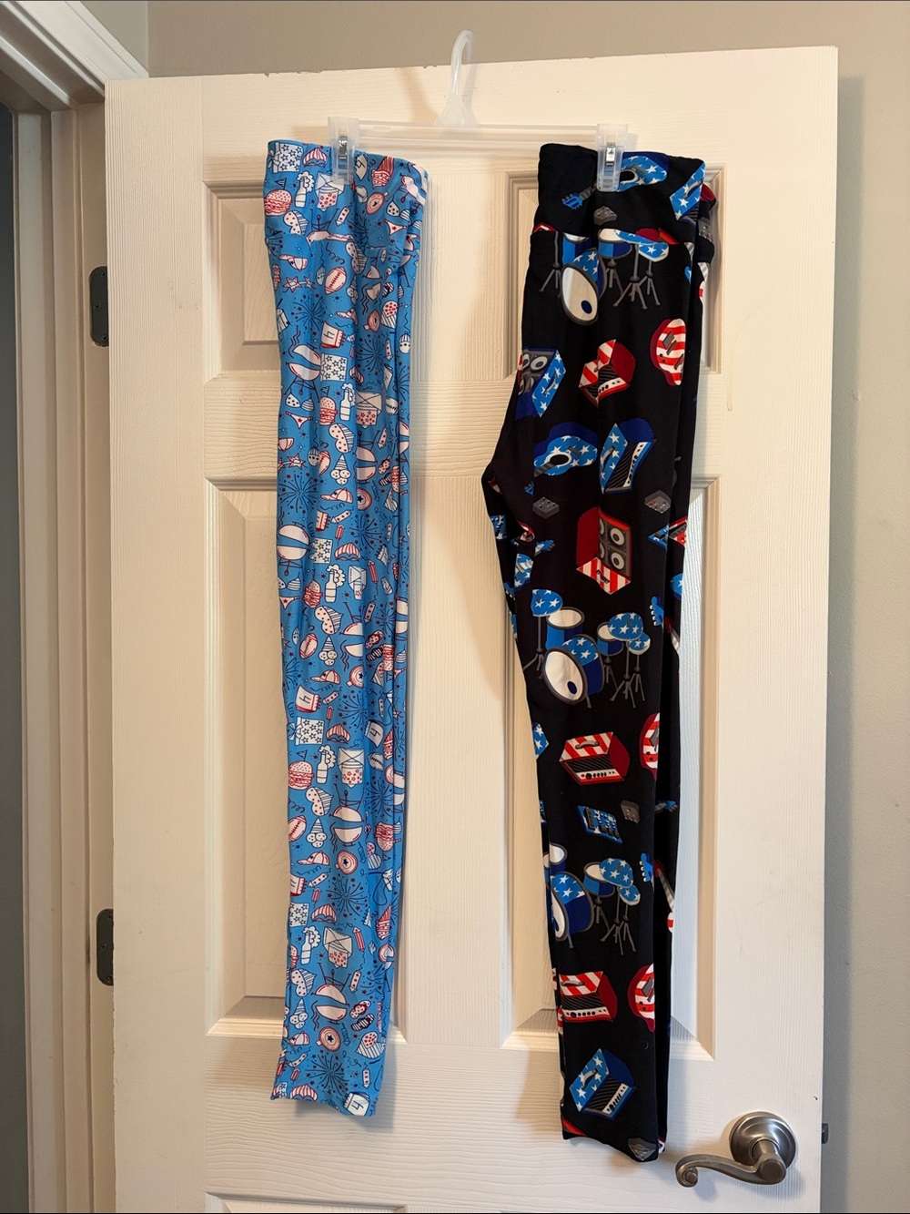 LuLaRoe Leggings in Bright Blue and Black Music Prints